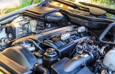 Piezas Automotrices Bajo el Capó